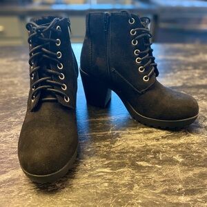 Black Lace Up Boots with Chunky Heel